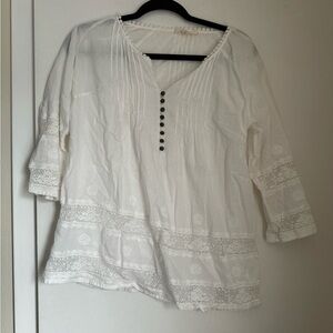 Solitaire white 3/4 sleeve top‎ size small